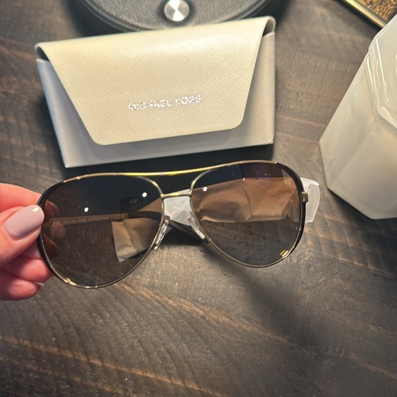 Michael Kors CHELSEA Sunglasses - Picture 7 of 7